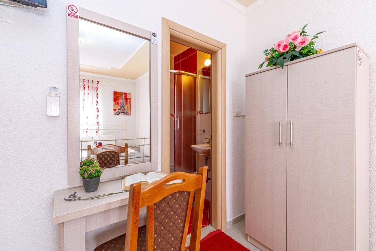 Genoa Rooms โปเรช ภายนอก รูปภาพ