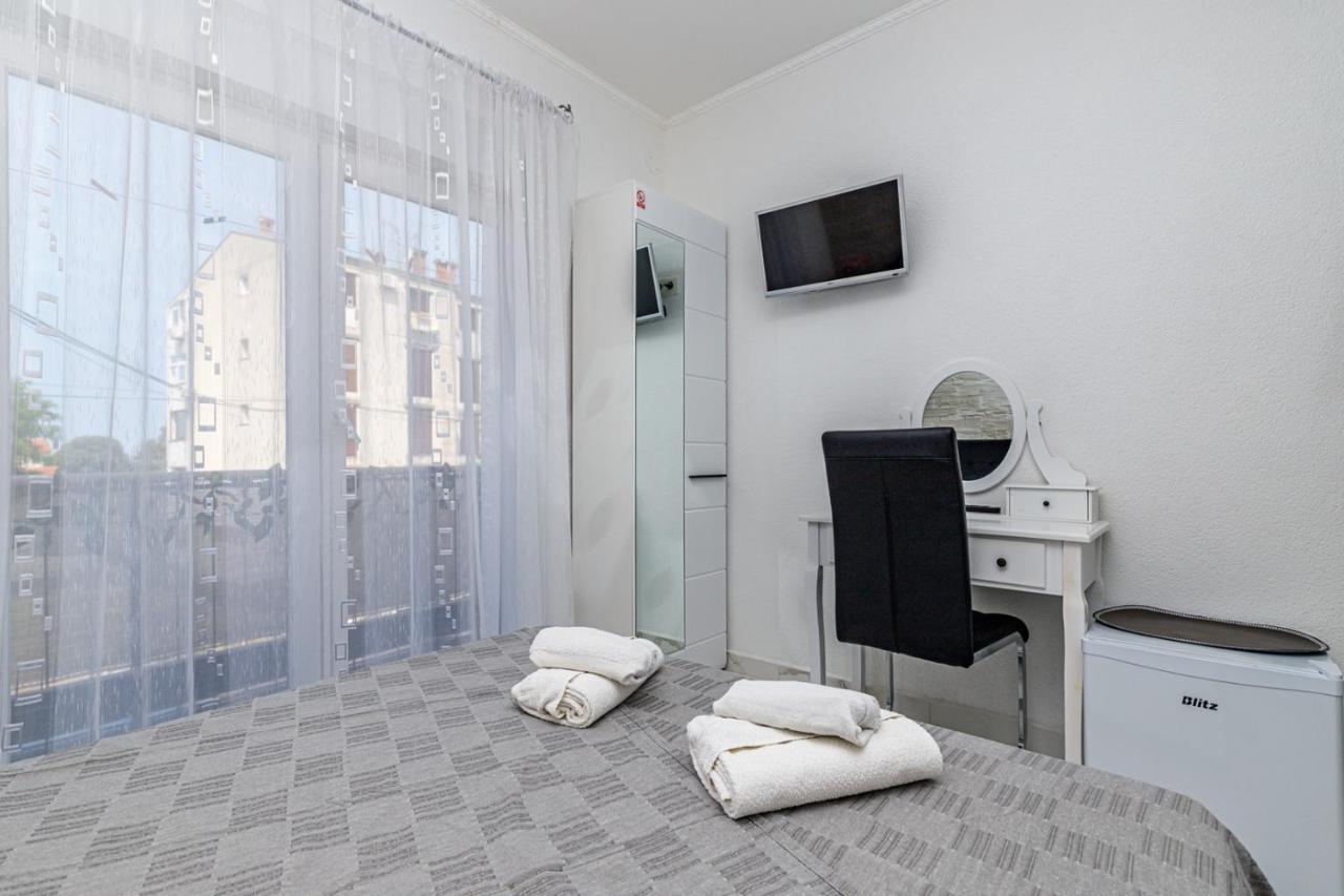 Genoa Rooms โปเรช ภายนอก รูปภาพ