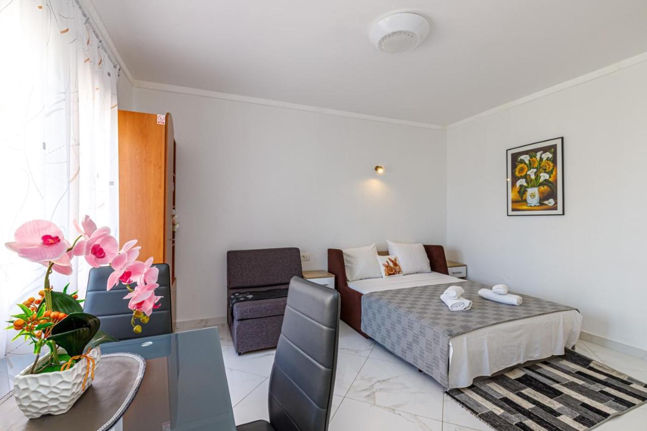 Genoa Rooms โปเรช ภายนอก รูปภาพ