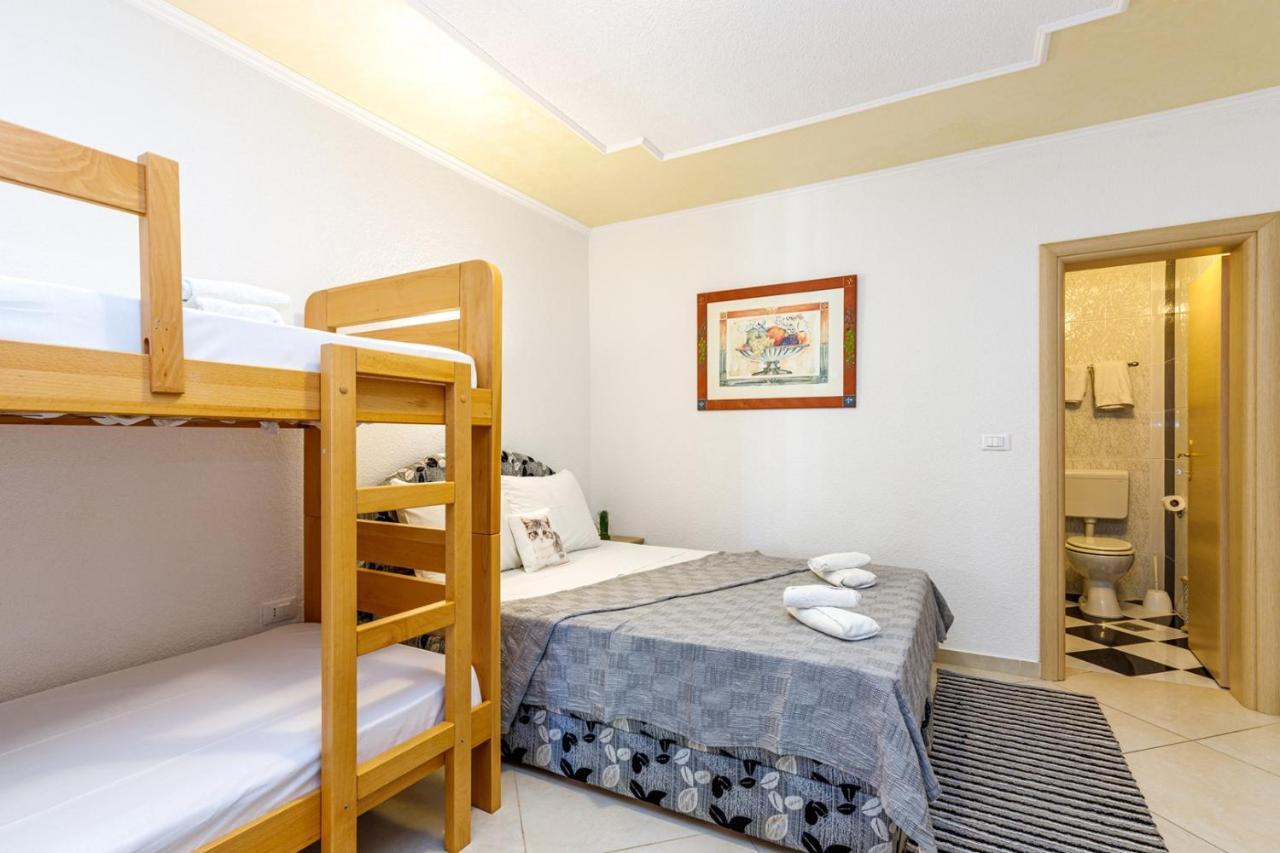Genoa Rooms โปเรช ภายนอก รูปภาพ