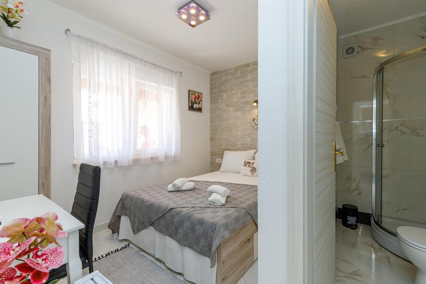 Genoa Rooms โปเรช ห้อง รูปภาพ