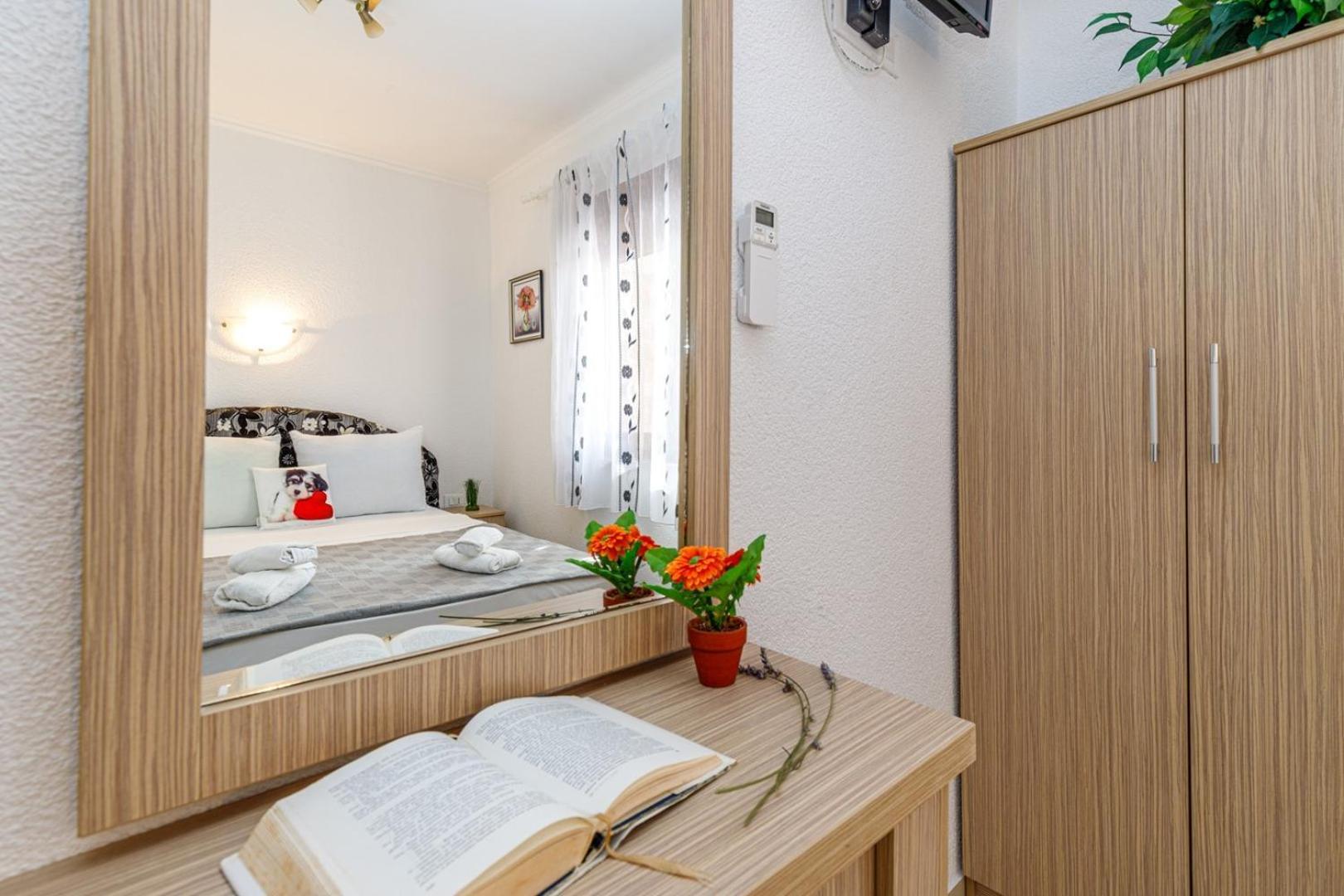 Genoa Rooms โปเรช ห้อง รูปภาพ